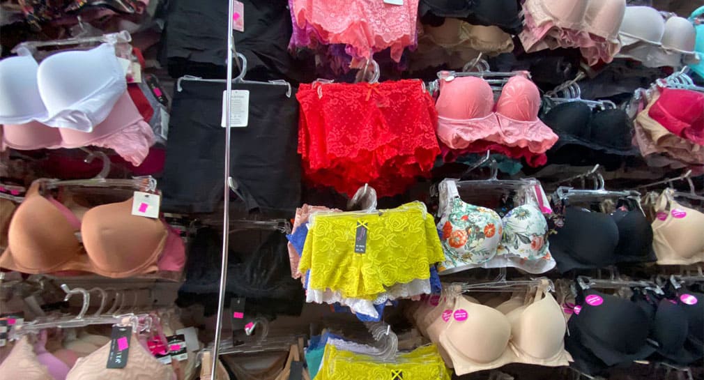 Buscan hermosillenses ropa interior roja y amarilla para atraer amor y dinero para el próximo año