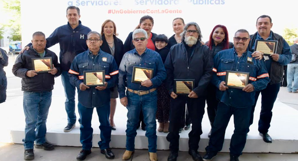 Reconoce Ayuntamiento de Hermosillo a servidores públicos municipales con hasta 30 años de trabajo