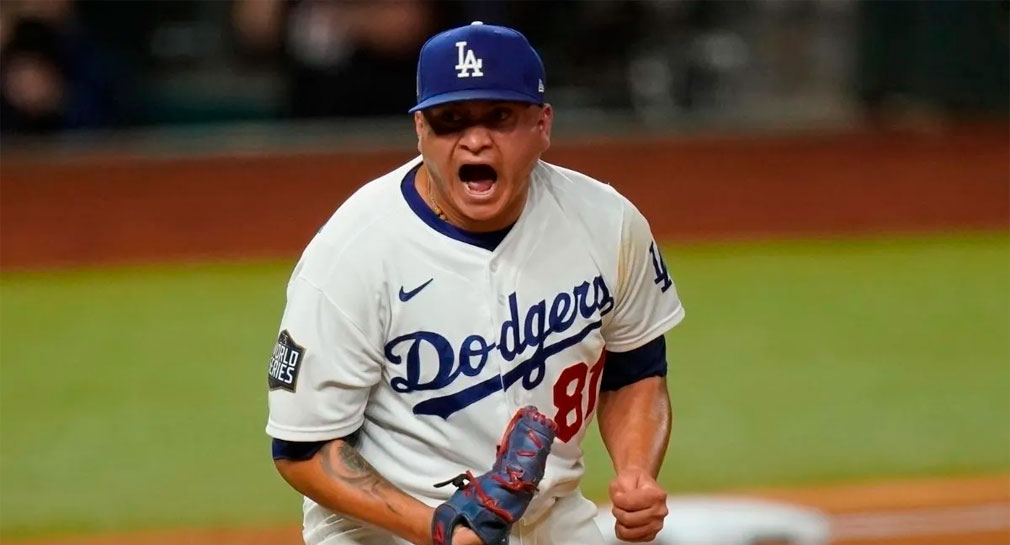 Lanzador mexicano Víctor González llega en cambio a los Yanquis de Nueva York