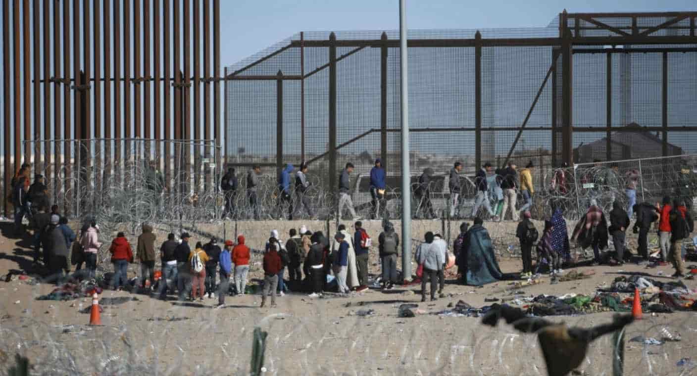 México desmantela un campamento de migrantes en la frontera con EEUU