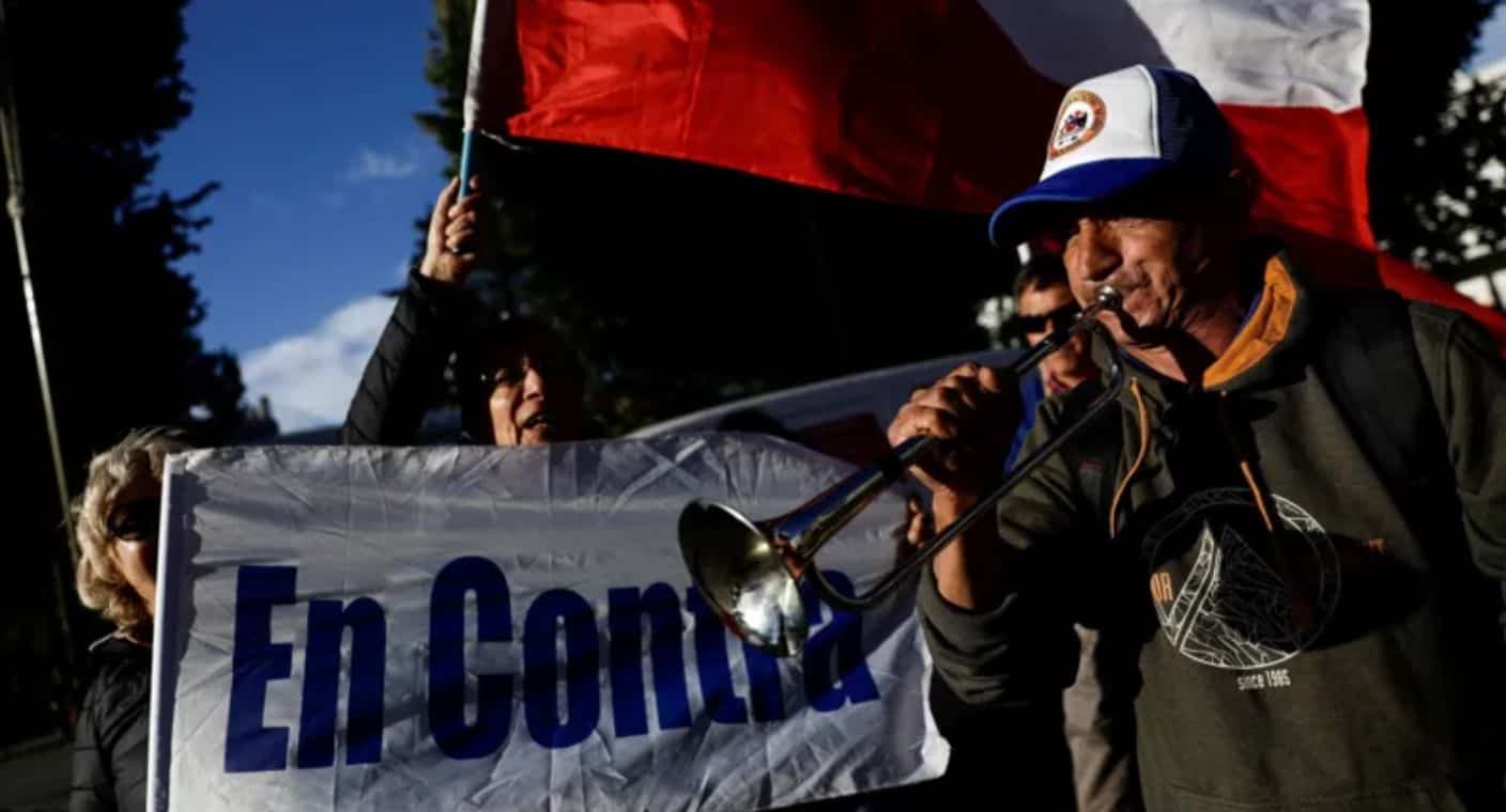 Chile rechaza el segundo proyecto para cambiar la Constitución aprobada durante el régimen de Pinochet