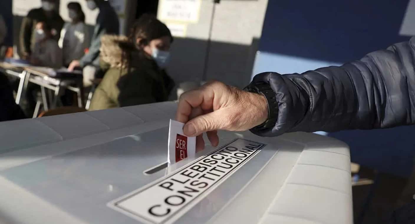 Chile realiza este domingo un nuevo plebiscito constitucional