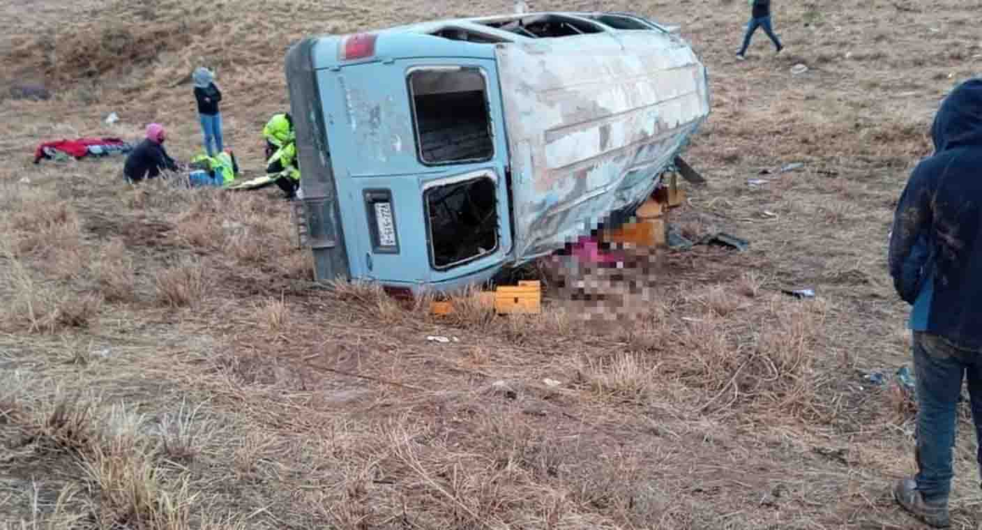 Volcamiento de vagoneta en carretera Hermosillo-Nogales deja un fallecido y 7 lesionados
