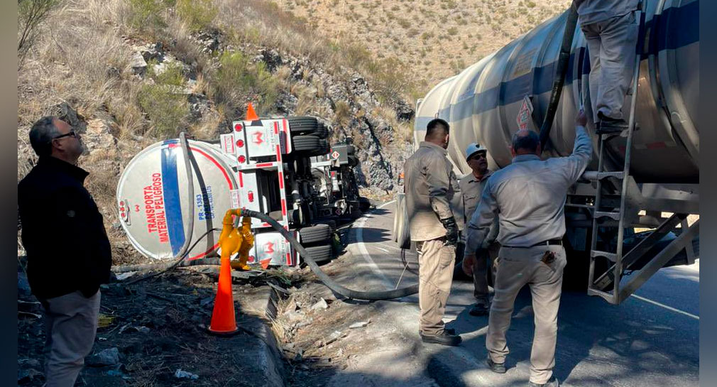 Accidente en carretera Ímuris-Cananea provoca cierre a tránsito vehicular