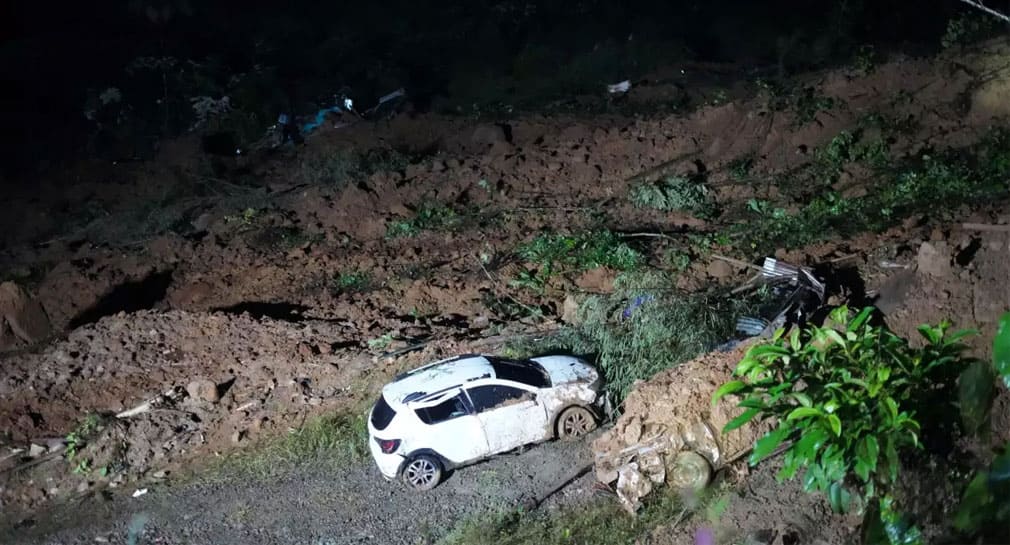Al menos 18 muertos y múltiples heridos, tras derrumbe en Colombia
