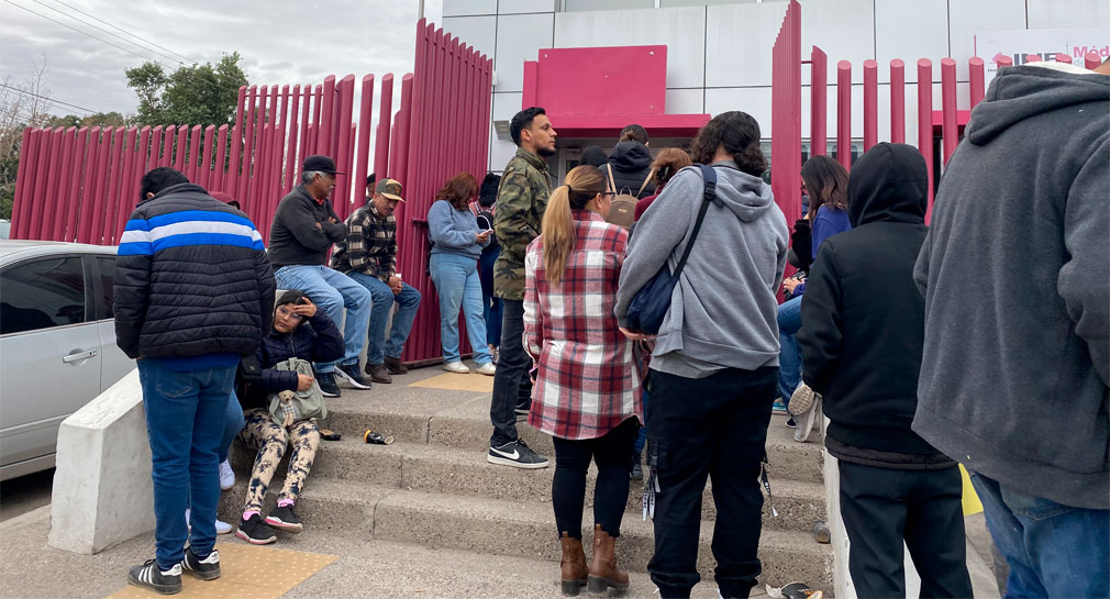 Se registran largas filas en módulo del INE en Las Quintas, en Hermosillo, por último día para trámite de credencial para votar