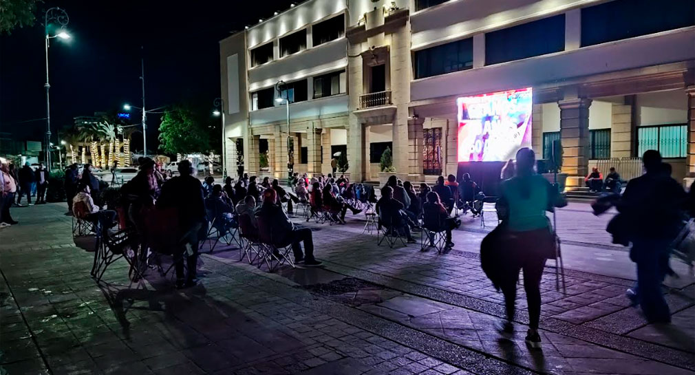 Aficionados de Naranjeros de Hermosillo agradecen instalación de pantalla en Plaza Zaragoza para poder ver juegos de Serie Final (Sondeo)