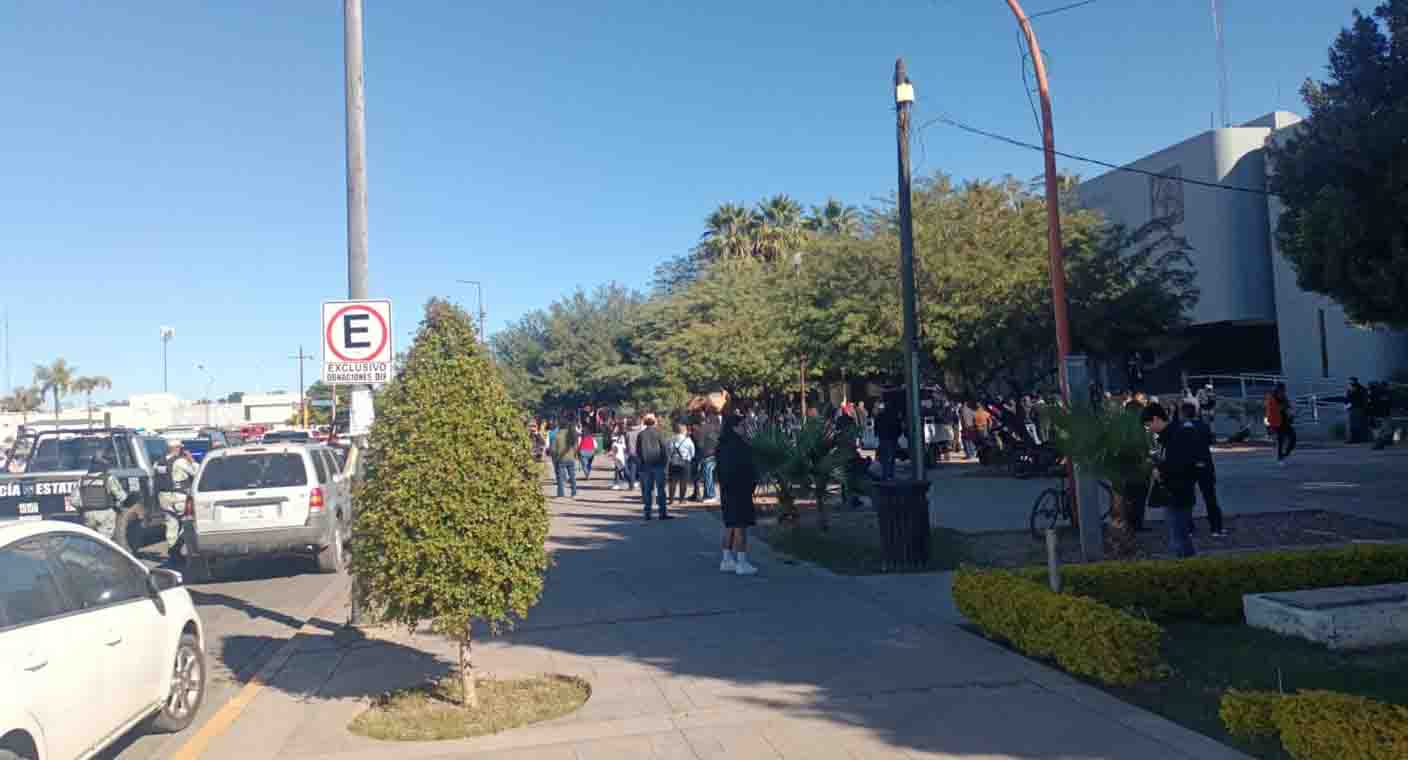 Atienden autoridades amenaza de bomba en agencia fiscal de Cajeme
