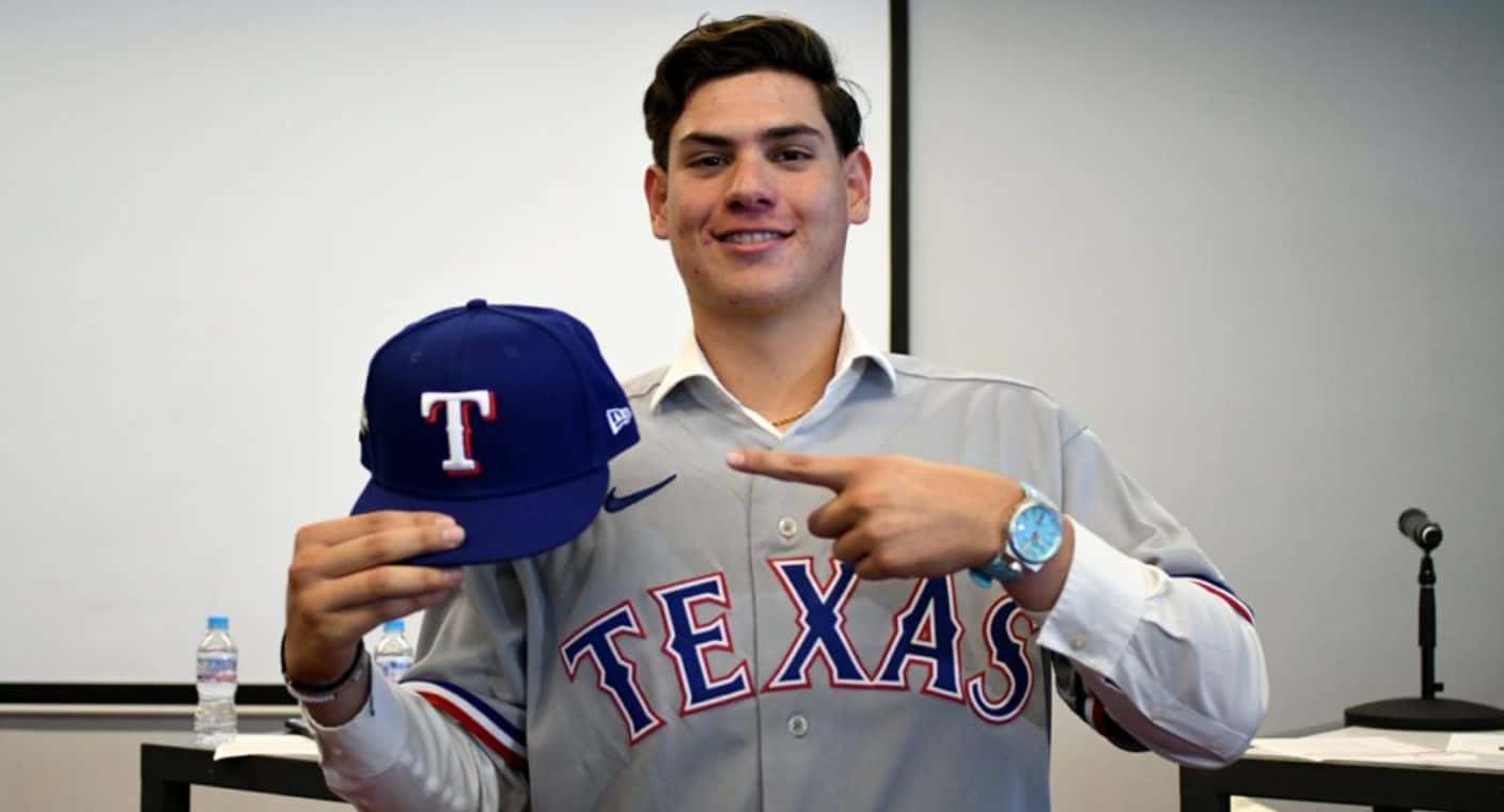 El sonorense Ángel Arredondo firma con los Rangers de Texas de la MLB