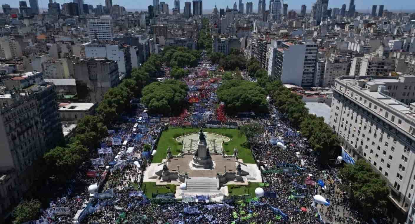 Arranca el primer paro contra Milei en Argentina