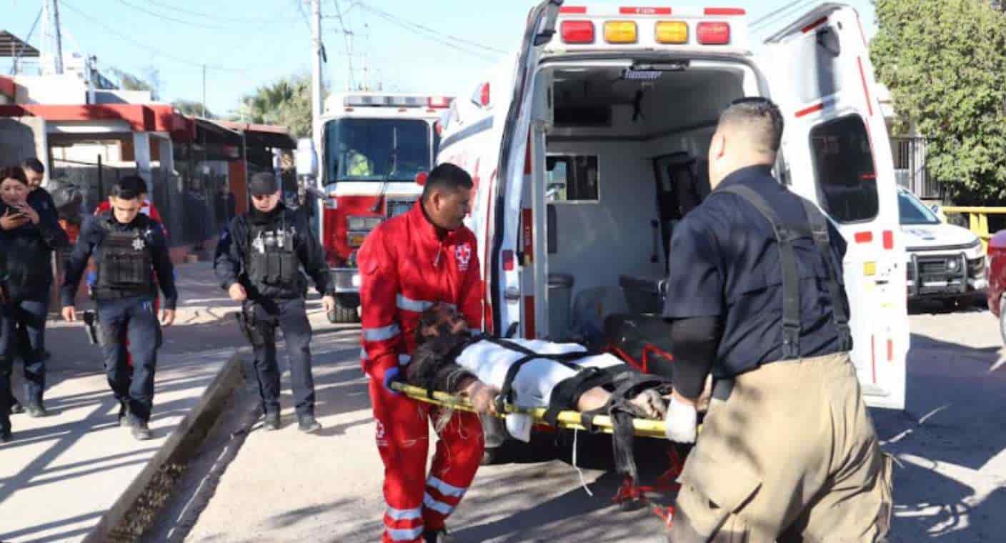 Rescatan a hombre herido que cayó a canal en la colonia Villa de Seris, en Hermosillo