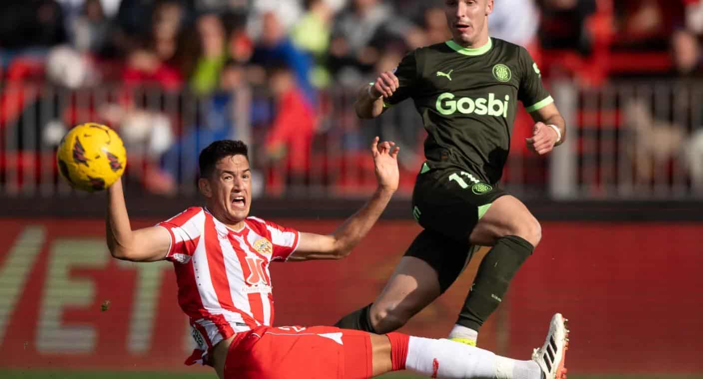 El sonorense César Montes se perderá la visita del Almería al Real Madrid por molestias físicas