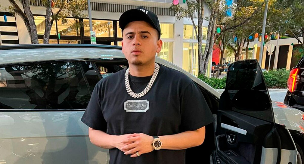 Detienen al vocalista de Fuerza Regida, Jesús Ortiz, por posesión de drogas al tratar de ingresar a México desde Calexico