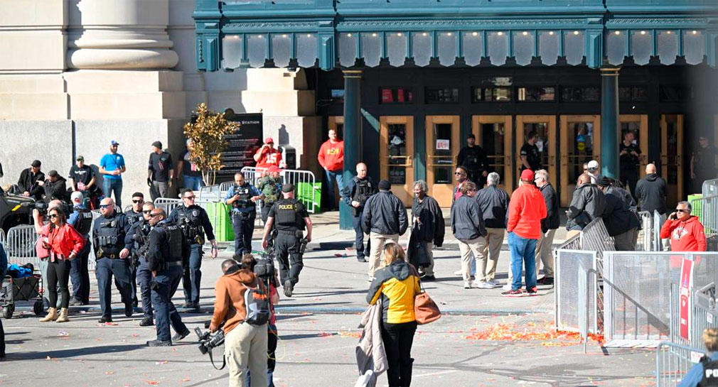 Reportan tiroteo y personas heridas en Kansas City tras desfile para celebrar título de Chiefs en el Super Bowl