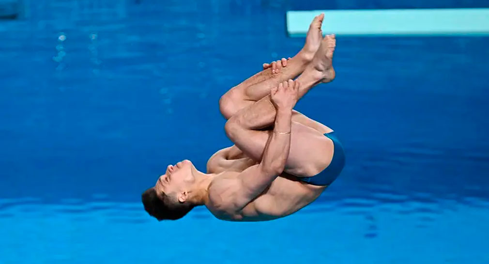 Osmar Olvera suma su segunda medalla en Doha 2024 en los clavados trampolín 3 metros individual