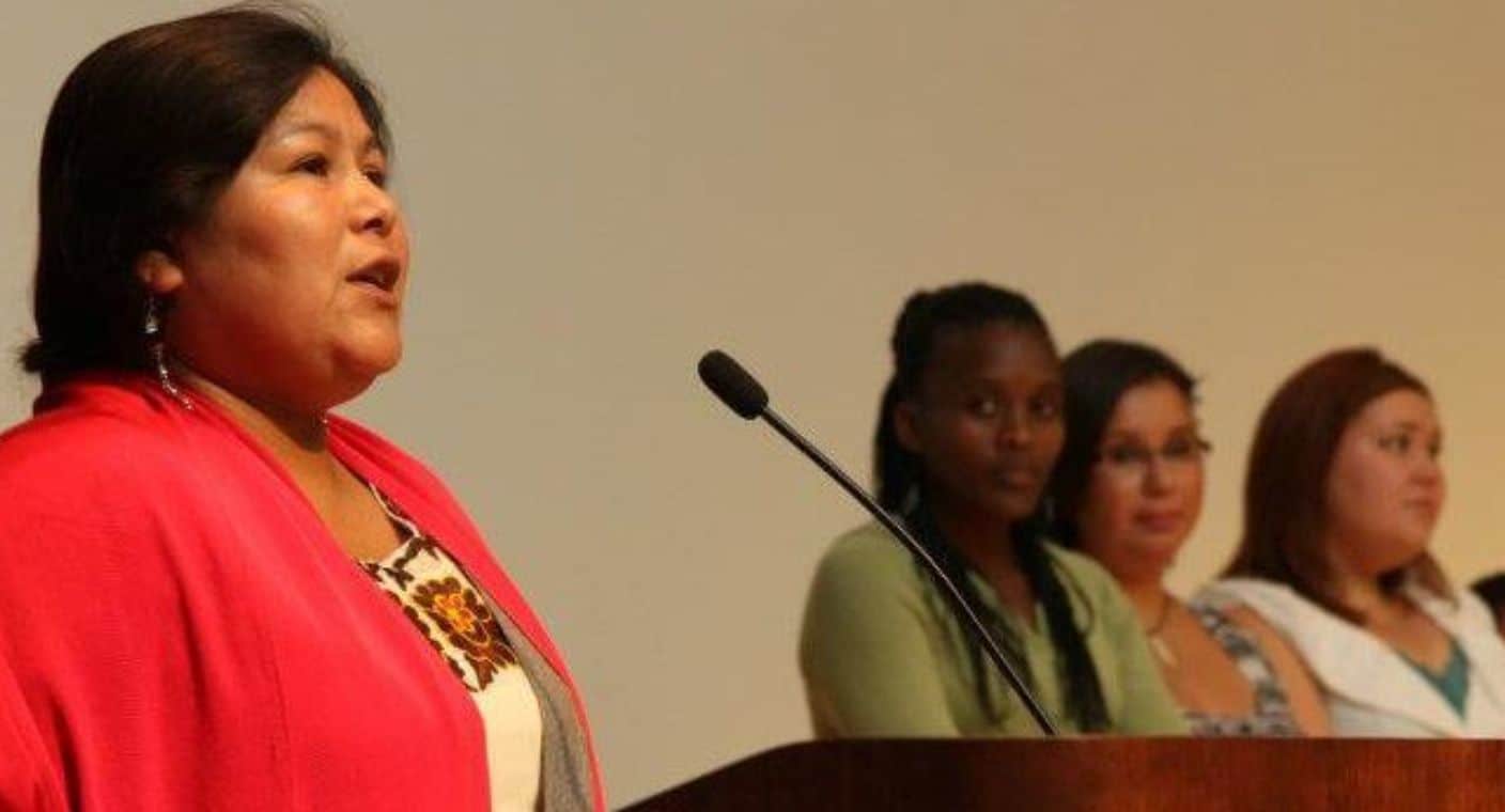 Por la lucha de tierras yaquis, el agua y derechos indígenas,  Anabela Carlón se convirtió en activista en la ONU y fue víctima de la violencia