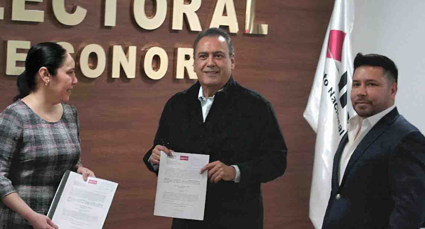 Se registra Manlio Fabio Beltrones como candidato al Senado en Sonora por PRI-PAN-PRD
