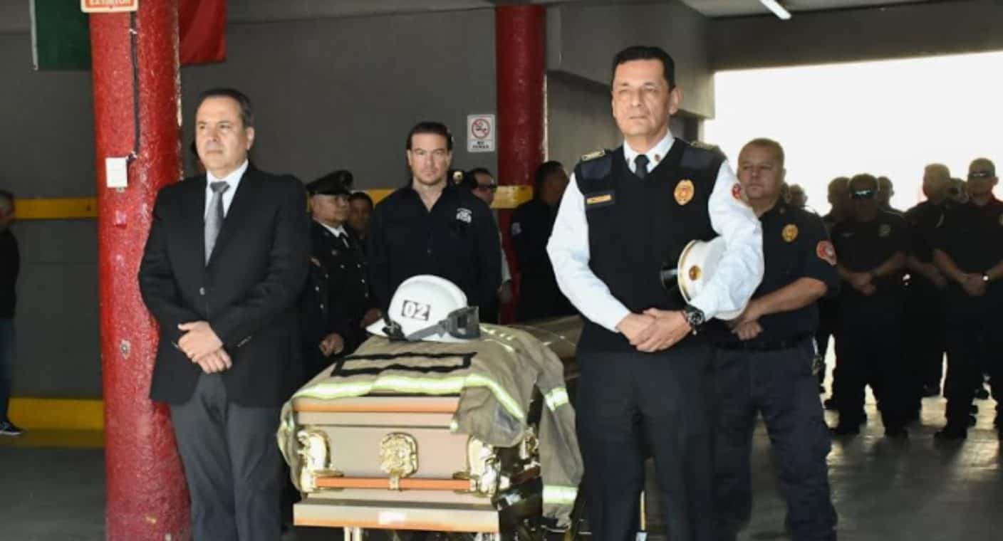 Despiden y honran memoria de Jesús Ibarra Espinoza “El Jiricaya”, integrante de la primera generación de bomberos, en Hermosillo