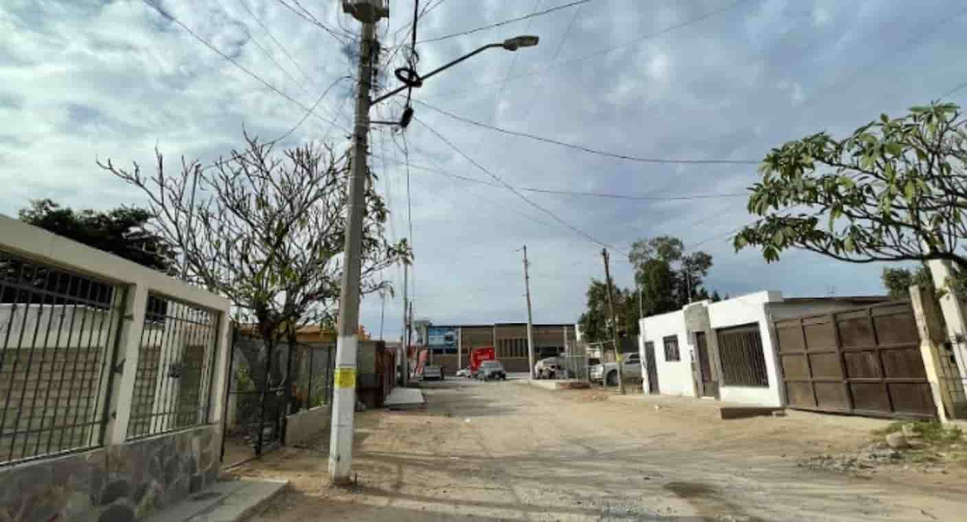 Denuncian apagones constantes por falla de transformadores en colonia Y Griega, de Hermosillo