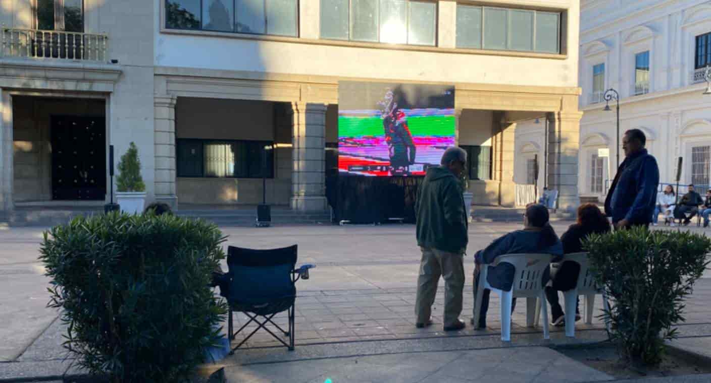 Hermosillenses disfrutan en Plaza Zaragoza del show de medio tiempo con Usher del Super Bowl 58