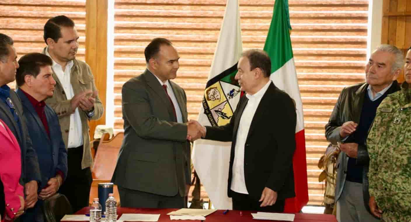 Alfonso Durazo toma protesta a Víctor Hugo Enríquez como titular de Seguridad Pública en Sonora