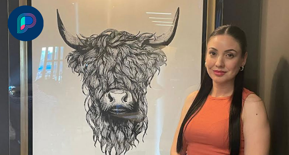 Impulsada por su abuelo, la sonorense Roxan Arte se convirtió en pintora y ahora muestra su trabajo en redes sociales, con más de 64 mil suscriptores en YouTube