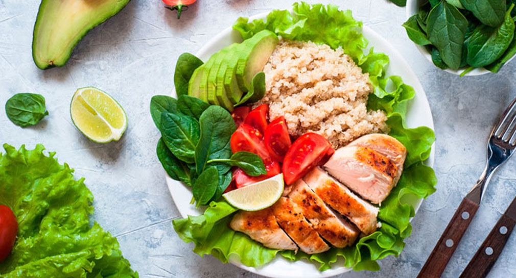 Nutriólogo Ramón Borbón comparte recomendaciones para mantener alimentación equilibrada estas vacaciones