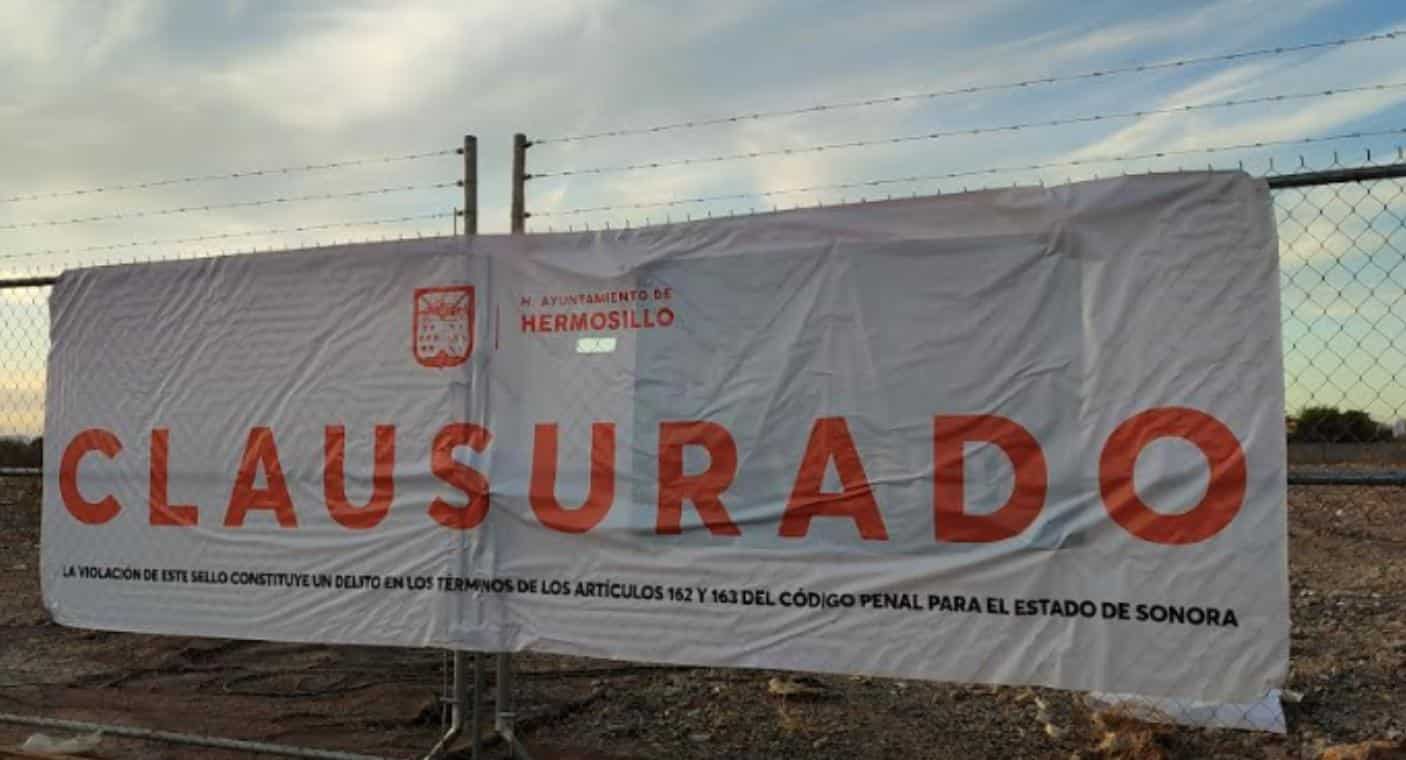 Clausuran baldío donde hubo dos incendios en una semana sobre bulevar Paseo del Río Sonora, en Hermosillo