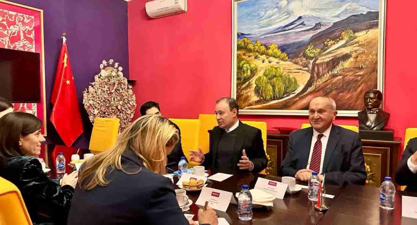 Alfonso Durazo se reúne con directivos de grupos bancarios en China; abordan temas de electromovilidad y energías limpias