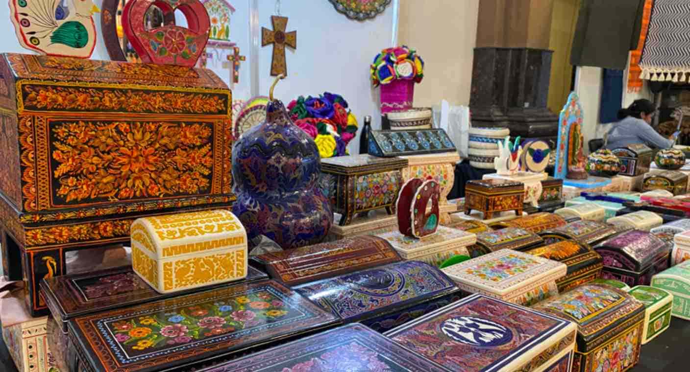 Presentan artesanías y comida típica de 16 países en Expo TlaquepArte, en Hermosillo