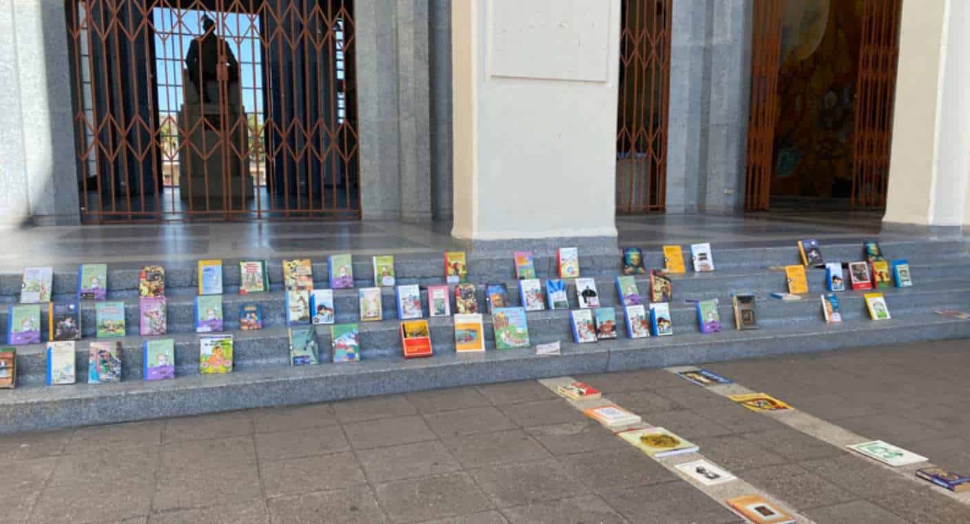 Unison biblioteca Fernando Pesqueira realizan la actividad Siembra y Cosecha para fomentar la lectura en Hermosillo