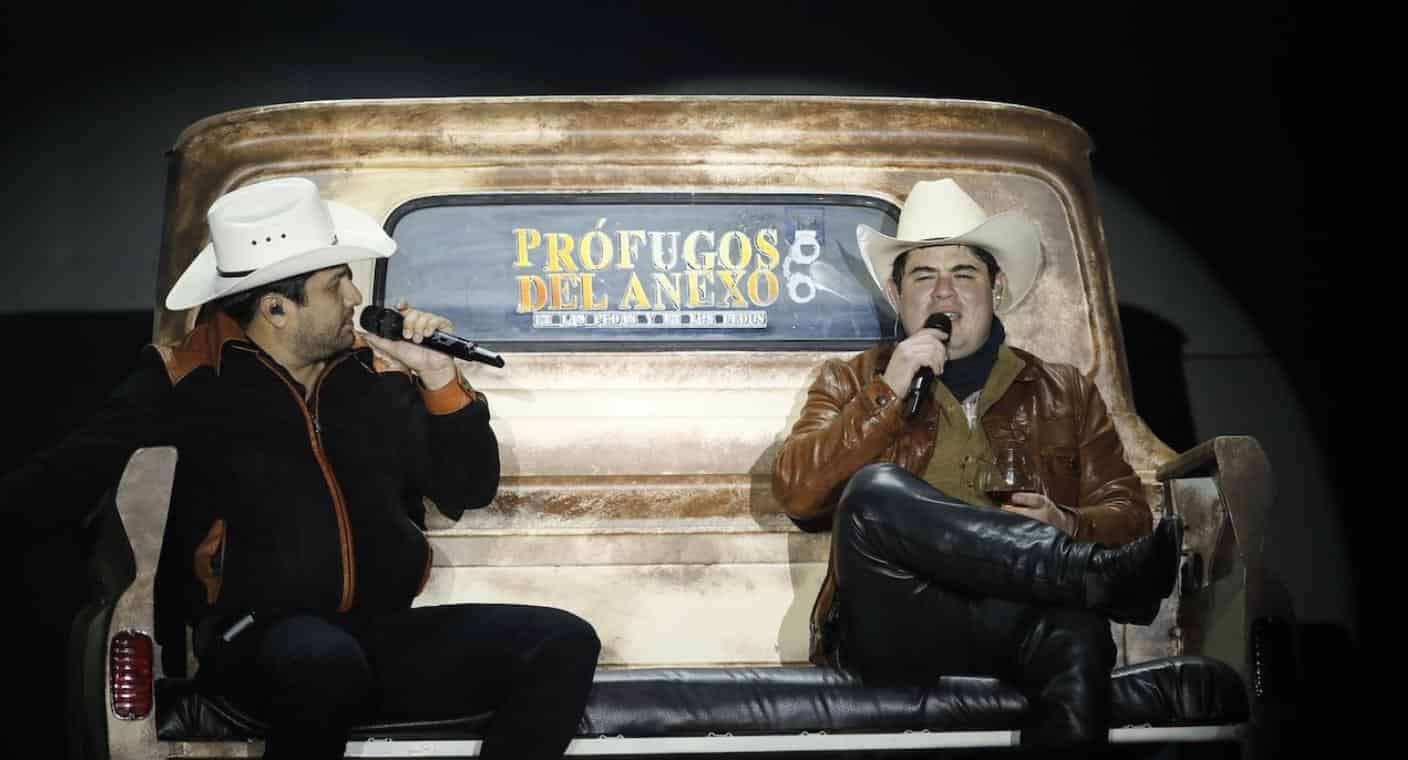 Multan a Julión Álvarez y Alfredito por cantar corrido durante concierto de Prófugos del anexo, en Chihuahua