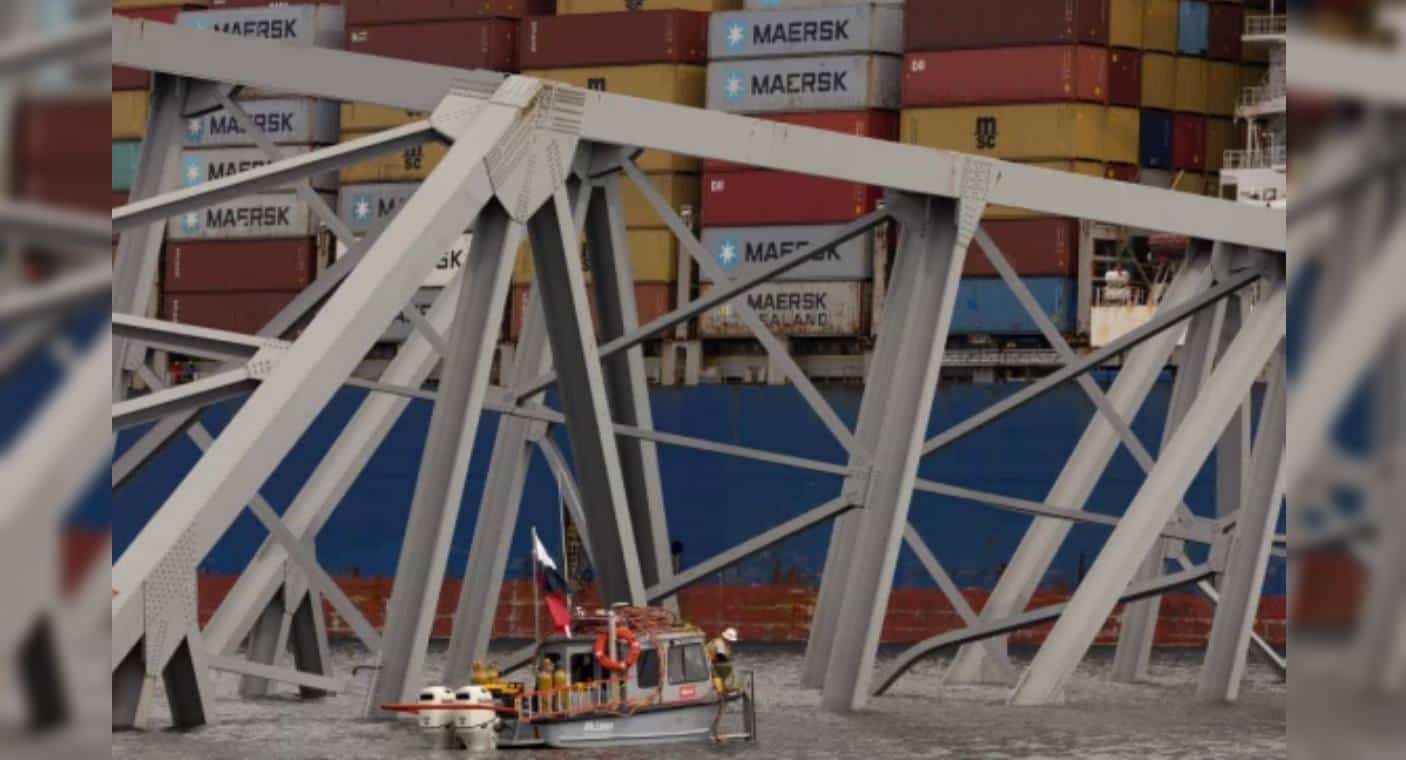 Inician trabajos para retirar los primeros escombros del puente de Baltimore