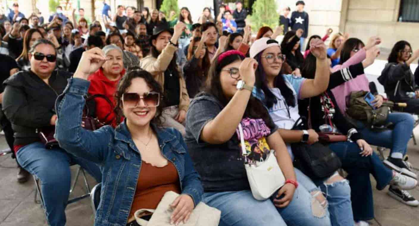Se gradúan 2 mil 400 jóvenes del Taller de Lengua de Señas Mexicana, en Hermosillo