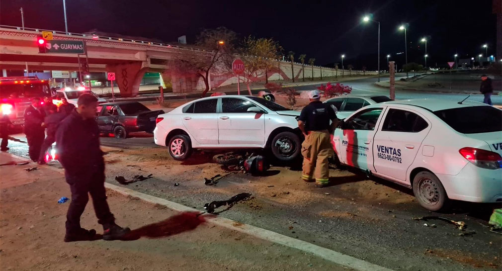 Oficial de la AMIC participa en choque entre 4 autos en bulevar Ganaderos, de Hermosillo