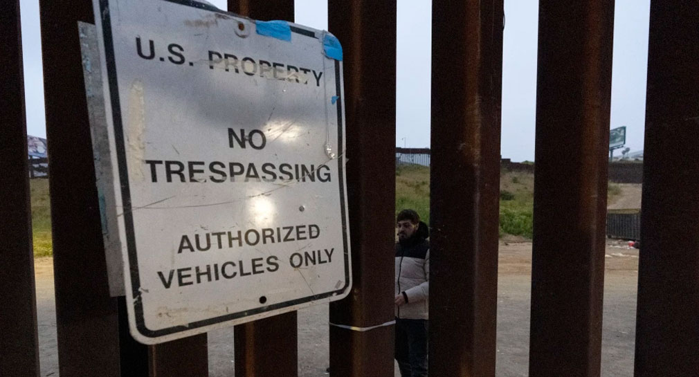 EEUU registra menos arrestos por cruces ilegales de su frontera sur, según cifras oficiales