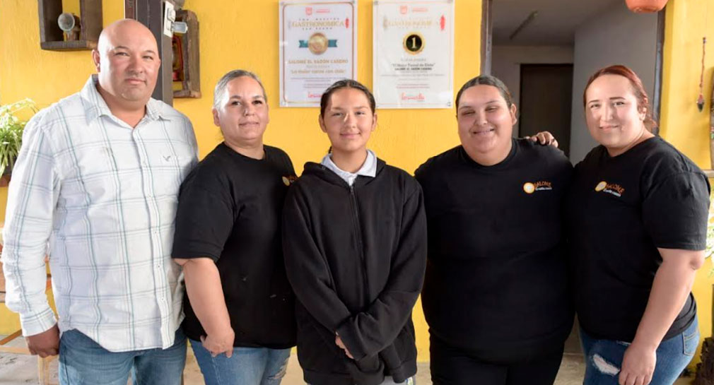Reciben ganadores de Muestra Gastronómica de San Pedro placas de reconocimiento