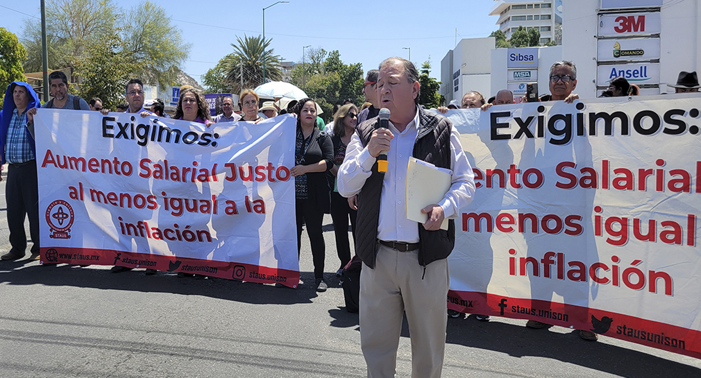 Miembros del Staus bloquea vialidades de Colosio y Rosales ante inconformidades por salario en Hermosillo