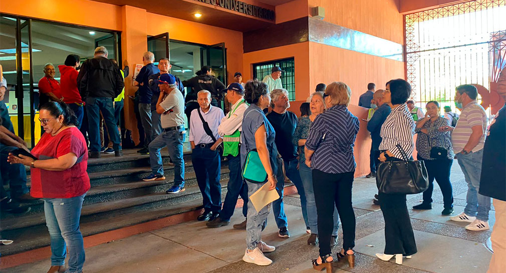 Votan miembros del STEUS para decidir si Unison se va a huelga