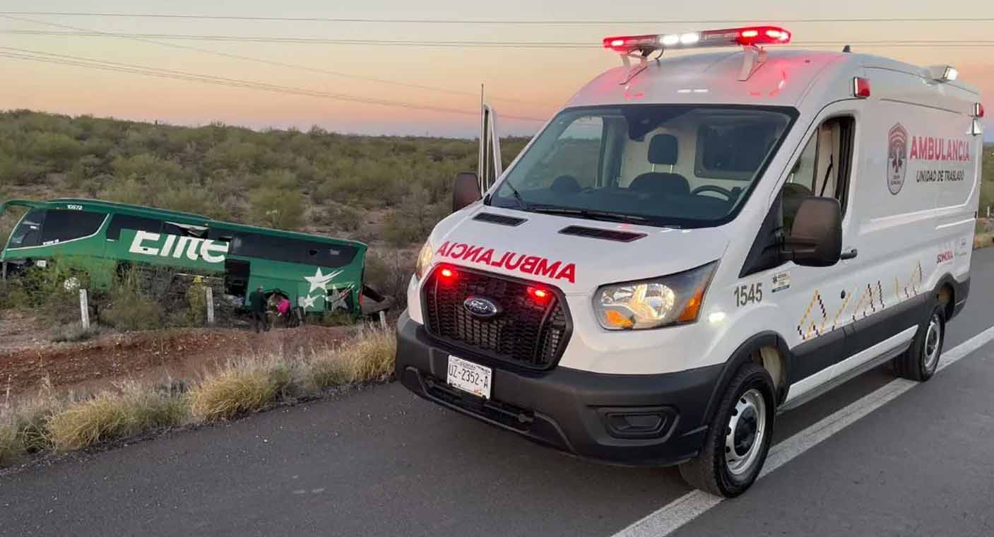 Accidente de autobús en carretera Santa Ana-Altar deja 2 heridos
