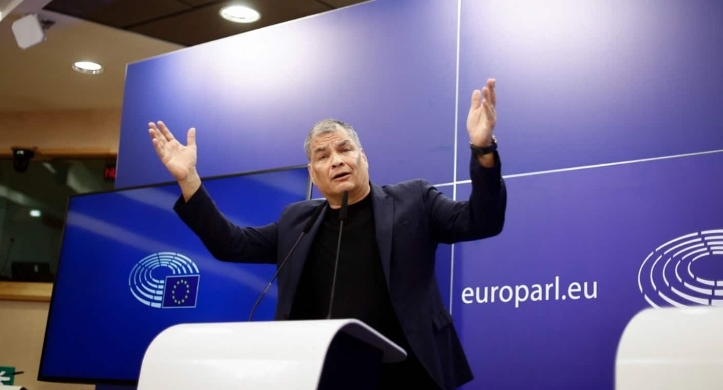 Correa pide a la comunidad internacional represalias contra Ecuador por asaltar la embajada de México