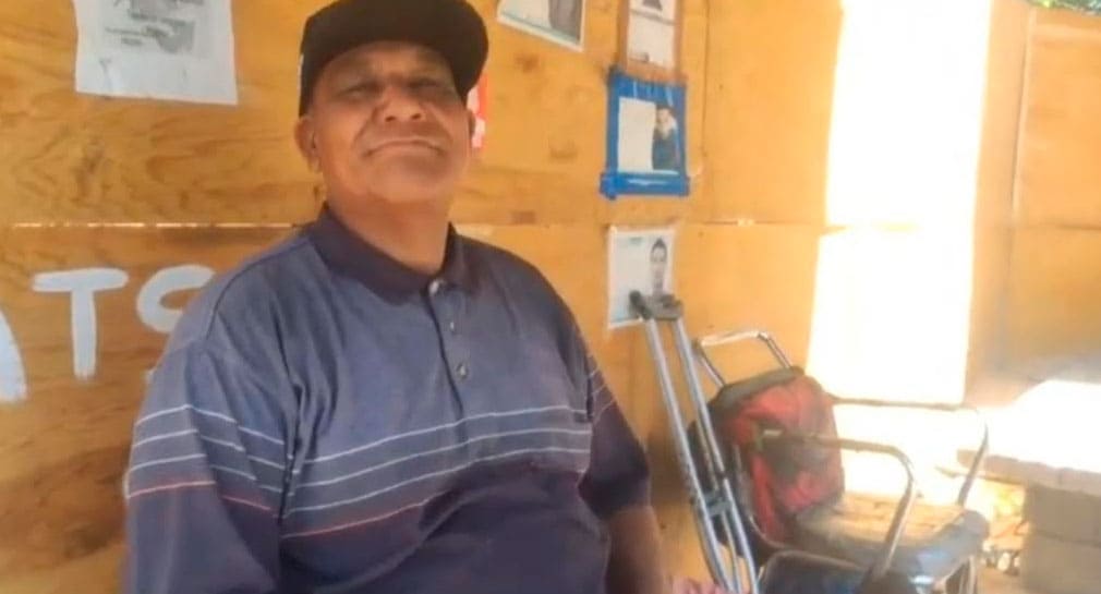Juan Francisco Medina ha sido bolero por 15 años en el centro de Hermosillo, pues disfruta el trato con la gente