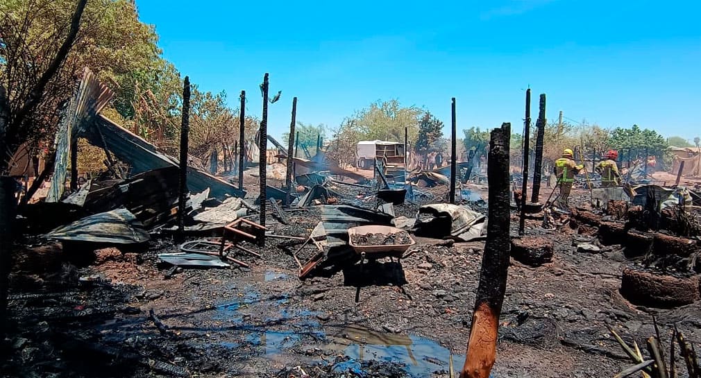 Sofocan cuerpos de rescate y Bomberos incendio en Pueblo Yaqui