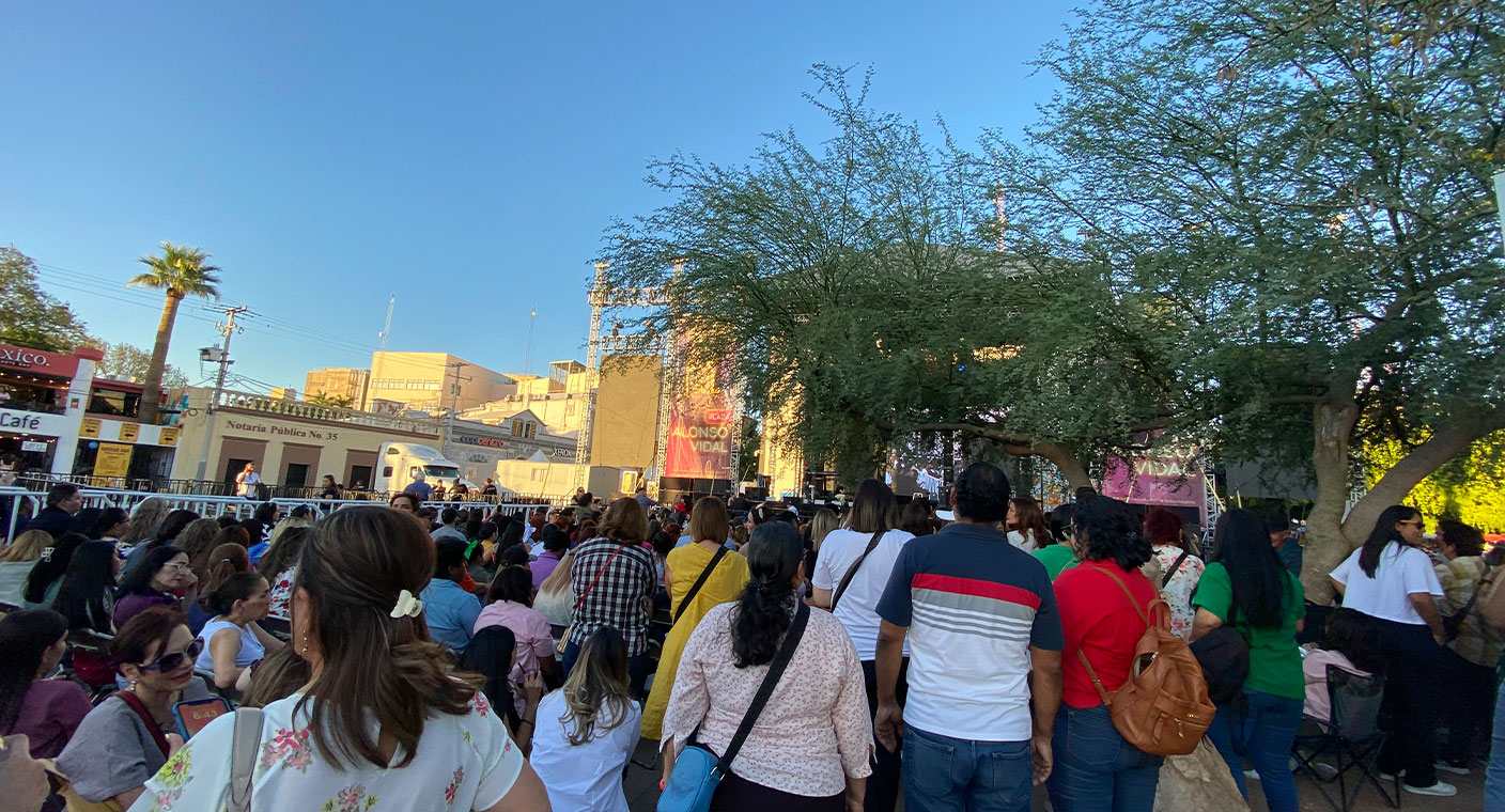 Ciudadanos esperan concierto de Kany García en Fiestas del Pitic en Hermosillo