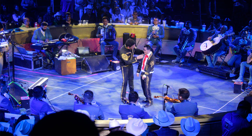 Al son del mariachi, Pedro Fernández cautiva a hermosillenses en el Palenque ExpoGan