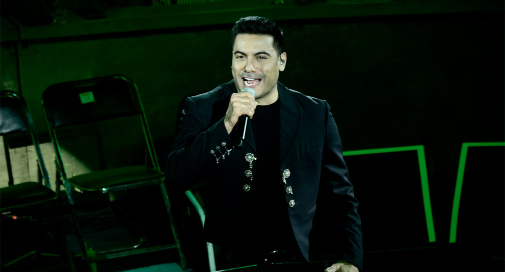 Música romántica y hasta propuestas de matrimonio disfrutan asistentes al concierto de Carlos Rivera en el palenque de la ExpoGan