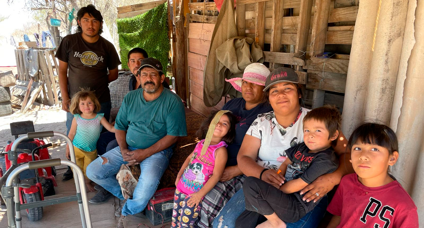 Familia foránea de 13 integrantes que vive en faldas de un cerro en Hermosillo solicita apoyo para subsistir