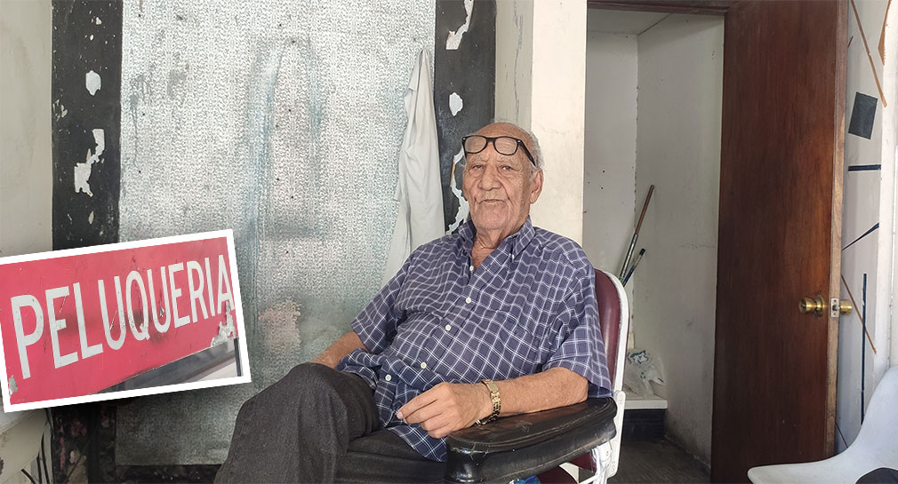 Desde hace 58 años, el barbero Raúl San Martín ha brindado sus servicios a hermosillenses en el centro de la ciudad