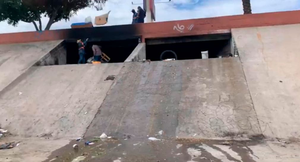 Realizan operativo de limpieza en canales y alcantarillas de Hermosillo, ante pronósticos de lluvia