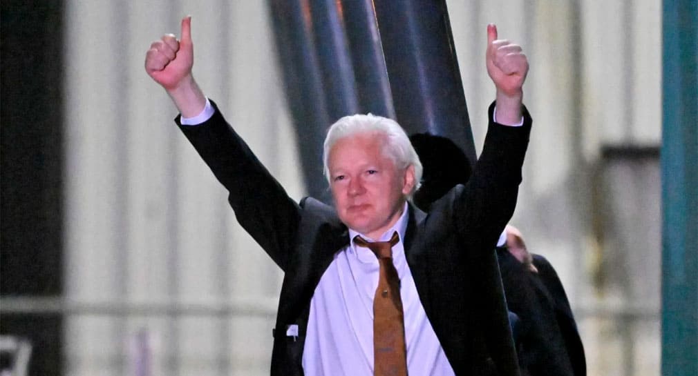 ¡Hombre libre! Julian Assange llega a Australia tras formalizar su libertad con EEUU